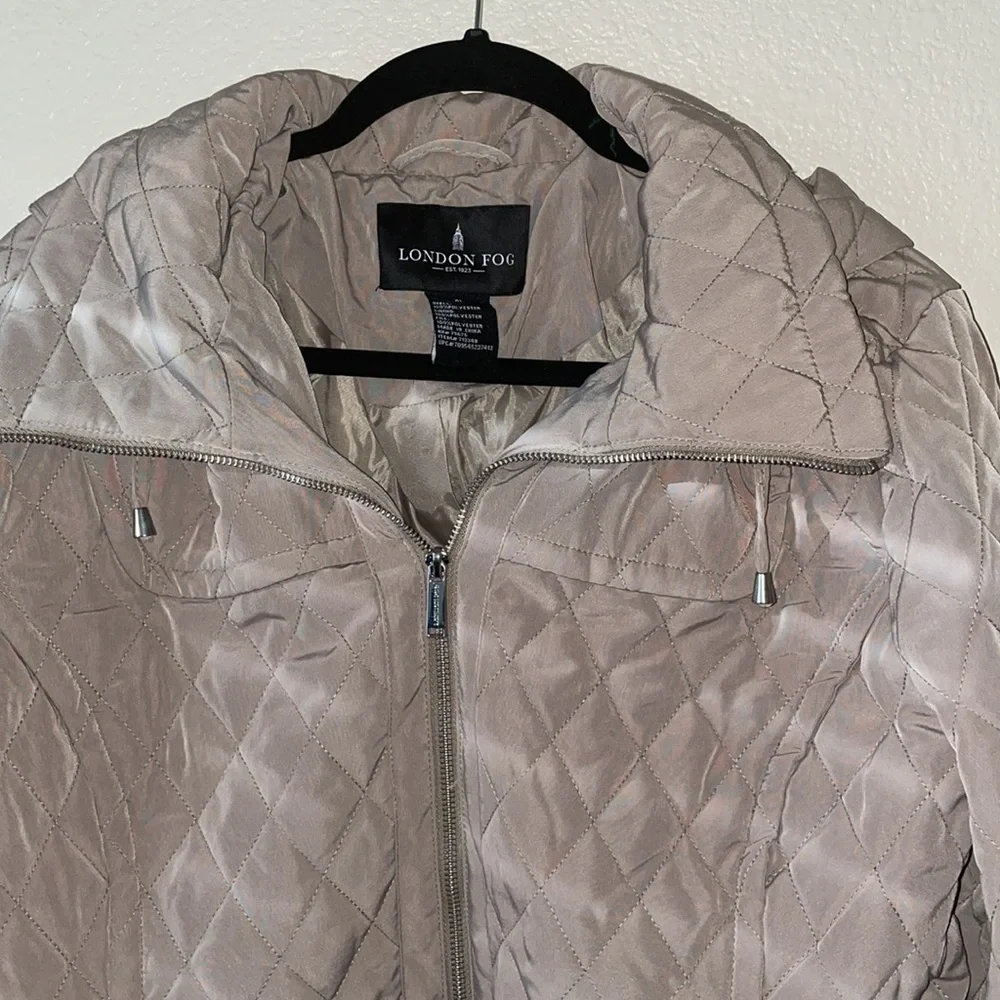 BNWOT London Fog Quilted jacket with hood size# XL - Picture 3 of 11